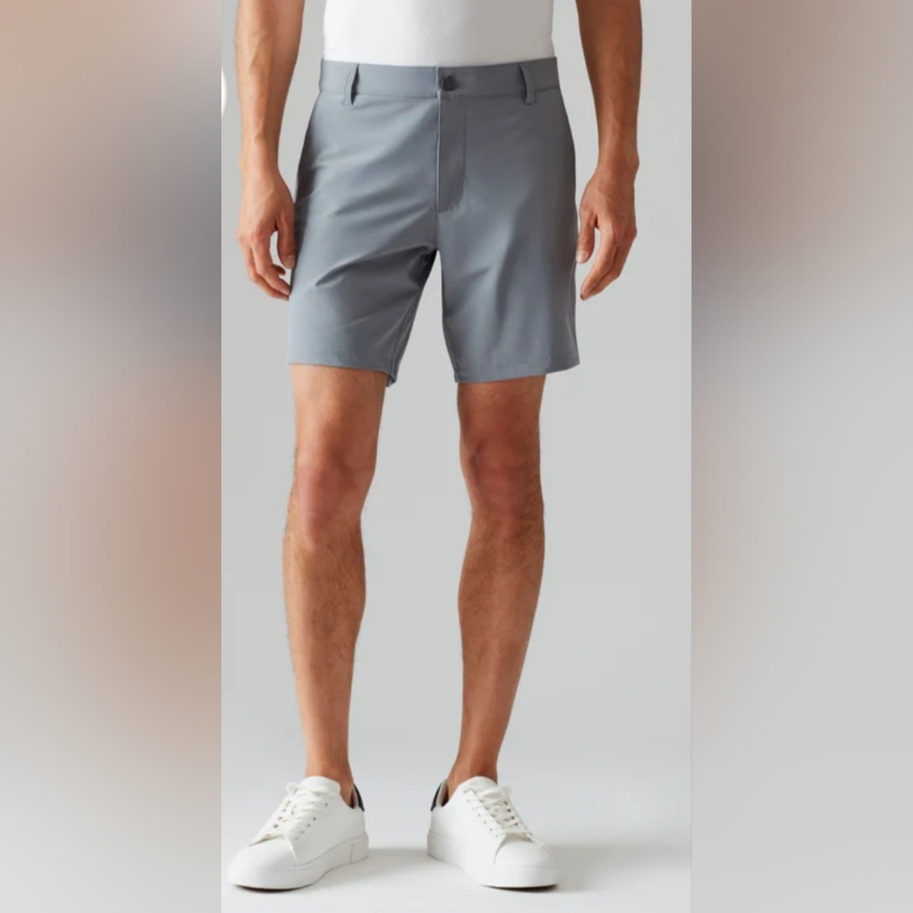 Rhone Resort Short ,Smoked Pearl Size 40.